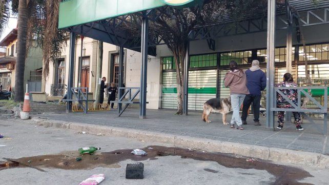 Se ven delincuentes entrando a robar