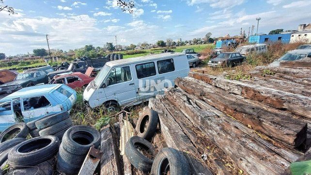 En el predio de la Estación Belgrano. Piden erradicar un depósito de vehículos abandonados. En el predio de la Estación Belgrano. Piden erradicar un depósito de vehículos abandonados.