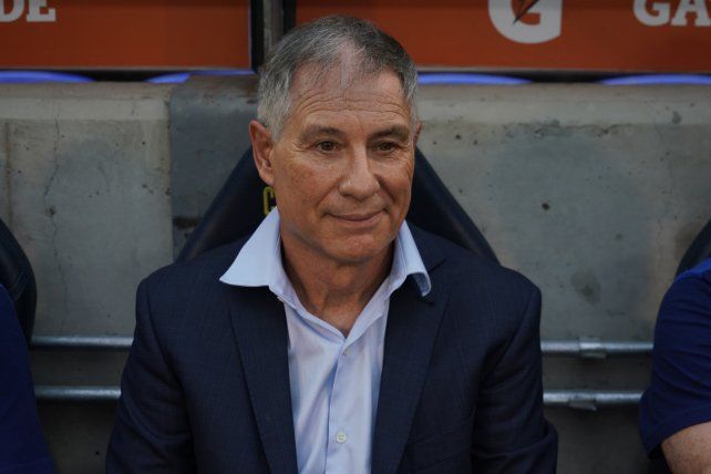 &nbsp;Ariel Holan mete mano en el equipo de Central para jugar en el Bajo Flores ante San Lorenzo.