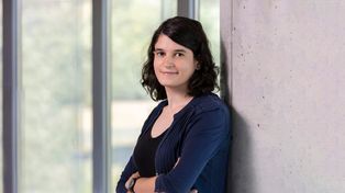 La joven destaca la formación de la licenciatura en computación de la UNR.