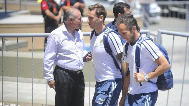 Argentina recibe a Colombia con la urgencia de ganar