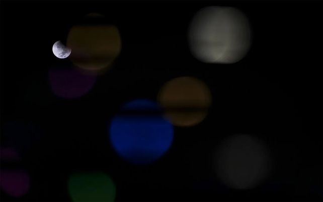 Las espectaculares imágenes del eclipse parcial lunar