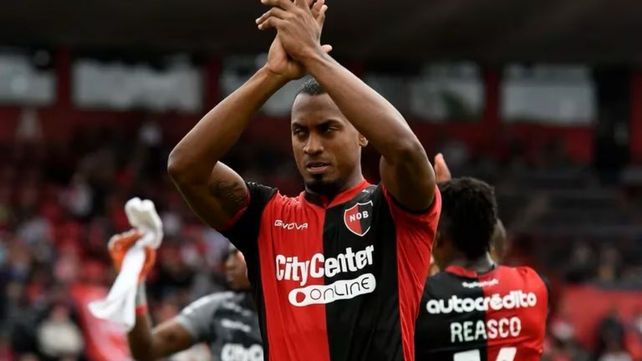Cruz Azul logró inscribir a Willer Ditta y su debut sería ante el equipo de Lionel Messi