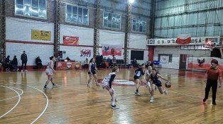 Santa Rosa, campeón del Apertura, inició la defensa de su título con un amplio triunfo ante Gimnasia.