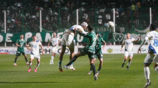 Central tiene como rival a Sarmiento, pero también a la lluvia.