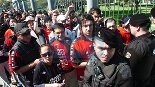 Los hinchas Sabaleros agotaron las entradas para ver el Clásico