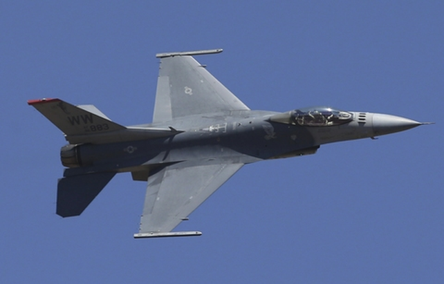 El F-16 es un caza estadounidense nacido en los años 70