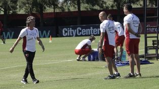 El Gringo Gabriel Heinze en Bella Vista. Este lunes comenzó una nueva era en Newells de la mano de uno de sus ídolos.