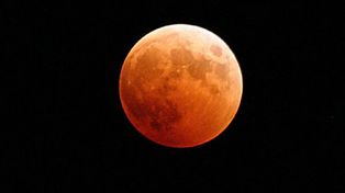 Los santafesinos podrán ver la superluna de sangre