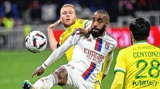 Olympique Lyon empató ante Nantes en el inicio de una nueva fecha del fútbol francés.