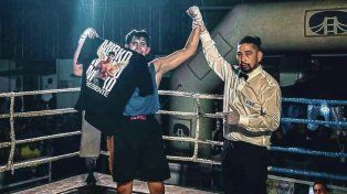 Brandon Pérez del Chino Box tuvo una gran actuación en el Centro Gallego de Santa Fe.