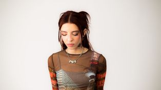 Young Miko, la cantante puertorriqueña que la rompe en la escena urbana a nivel mundial, tocará en Rosario a finales de octubre