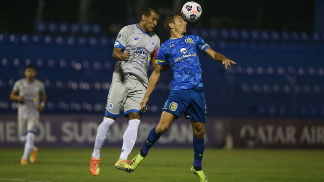 Central cumplió con el trámite, igualó con 12 de Octubre y avanzó a octavos de la Sudamericana