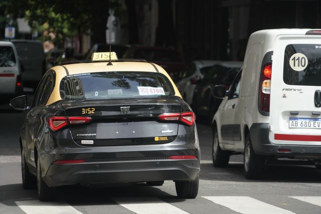 Por qué hay tantos autos circulando sin patente en Rosario