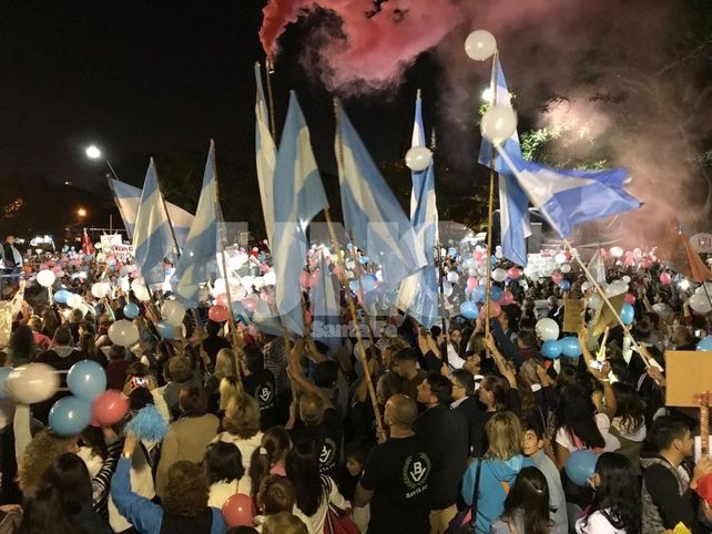 Miles de santafesinos celebraron el Día del Niño por Nacer en la Costanera