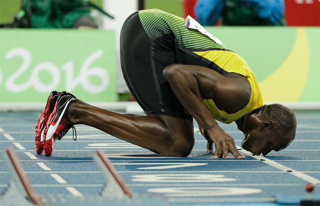 Bolt se llevó una nueva medalla de oro, esta vez en los 200 metros