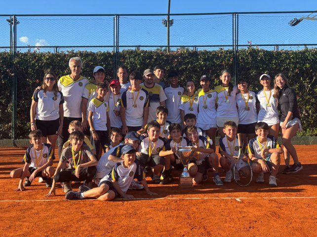 Formación y recreación. GER obtuvo la Copa Challenger en el Interclubes de menores de tenis.