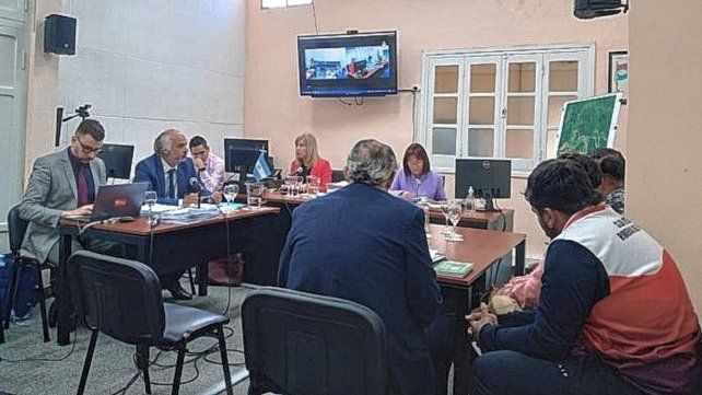 Victoria: condena condicional por incendiar islas