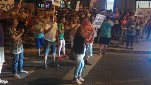 Rosario se manifestó contra los tarifazos con un ruidazo que se escuchó en toda la ciudad