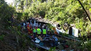 Al menos ocho muertos al desbarrancarse un ómnibus en Brasil