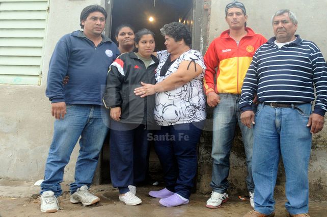 Dolor y conmoción. Los padres y familiares de la joven aseguraron que “hubo abandono de persona y mala praxis”.