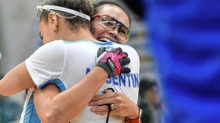 La dupla argentina jugará el lunes, desde las 16, por un lugar en la final del racquetball femenino.
