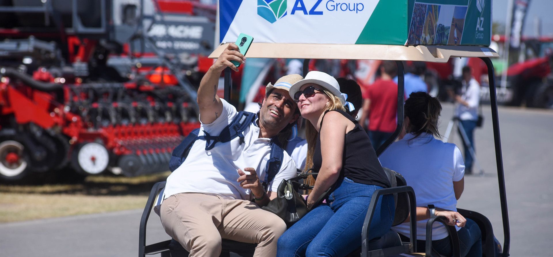 Sobre ruedas. El desplazamiento a motor fue clave para poder recorrer la extensa muestra.