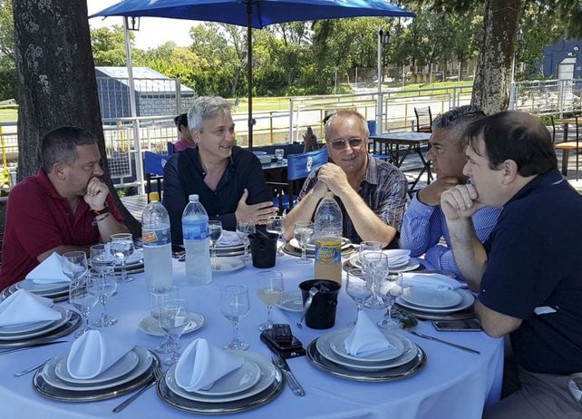 Encuentro. Chiqui Tapia almorzó con directivos de Central semanas atrás.