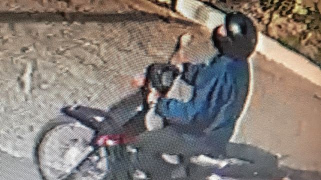 Dos hombres fueron detenidos por tirar al piso a otro