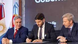Los gobernadores de Santa Fe, Maximiliano Pullaro; de Córdoba, Martín Llaryora; y de Entre Ríos, Rogelio Frigerio,