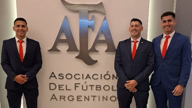 Árbitros de la Rosarina llegaron a AFA. Lucas Maldonado