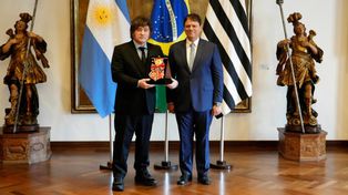 Javier Milei en Brasil para recibir premio y apoyar a Flavio Bolsonaro