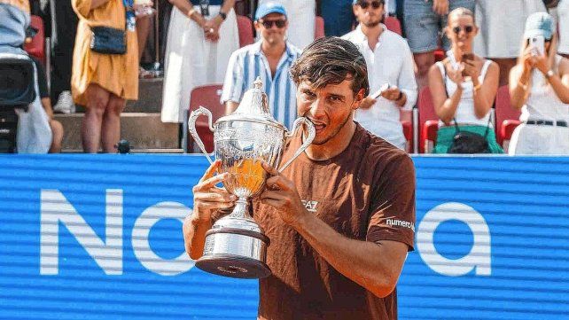 Luciano Darderi se consagró campeón del ATP 250 de Bastad.