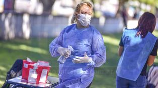 Recibirán sus vacunas de refuerzo profesionales de la salud tanto pública como privada
