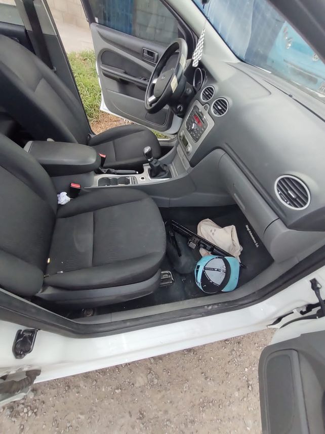 En el vehículo se hallaron armas