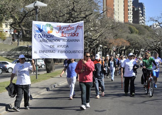 La caminata recorrió la costa central hasta el Monumento. (Foto: Virginia Benedetto)