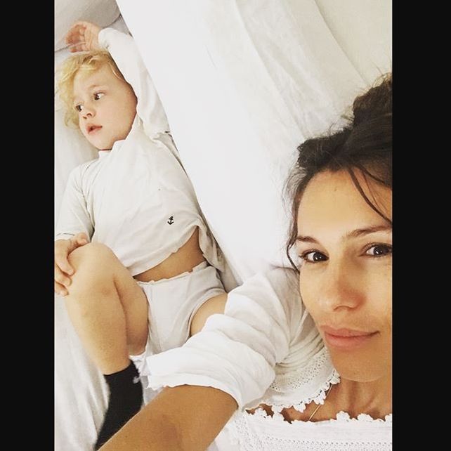 El tierno video de Pampita para entretener a su hijo Benicio que no tuvo clases