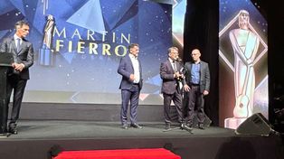 Fabio Rodríguez levantó el Martín Fierro Federal por Punto de encuentro (modo tango), por Radio Universidad.
