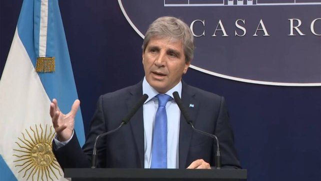 Caputo adelantó medidas para fomentar el uso de dólares sin declarar y que nadie pida explicaciones Caputo adelantó medidas para fomentar el uso de dólares sin declarar y que nadie pida explicaciones