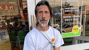 Vea: despedidos se encadenaron en la puerta del supermercado