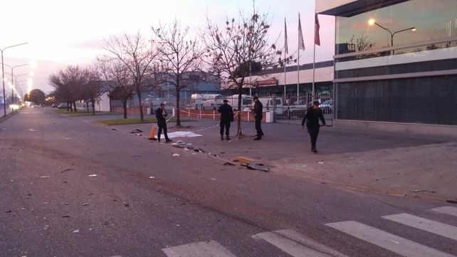 Un muerto y dos heridos en un múltiple choque de autos en 27 de Febrero y Necochea
