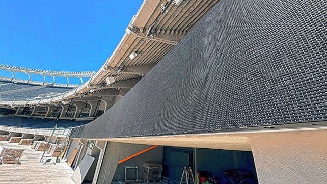 River Plate comenzó la colocación de una pantalla LED 360° en el Monumental.
