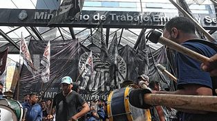 Continúan hoy las negociaciones en Trabajo por el conflicto en el sector de neumáticos.