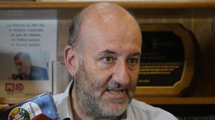 Leonardo Caruana pone una pausa en su cargo de secretario de Salud para dedicarse de lleno a la campaña electoral.