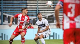 Unión cayó ante Gimnasia y también puede perder al DT