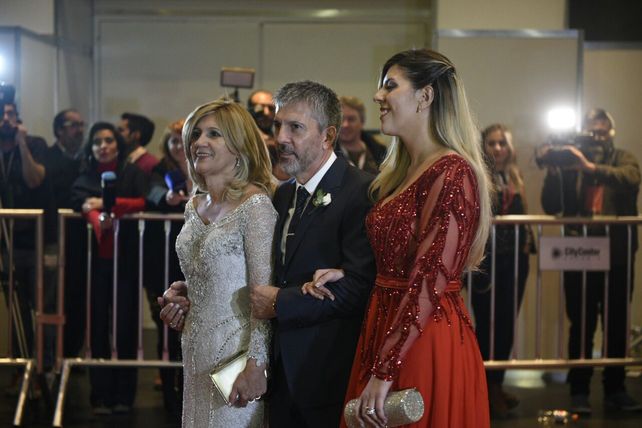 Los padres y la hermana de Lionel también pasaron por la alfombra roja