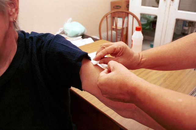 Desde Salud Pública piden a los viajeros vacunarse contra la fiebre amarilla y la doble viral.