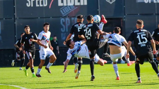 Riestra busca defender su fortaleza de local ante Sarmiento