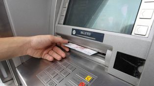¿Cómo retirar dinero en efectivo sin cajeros automáticos?