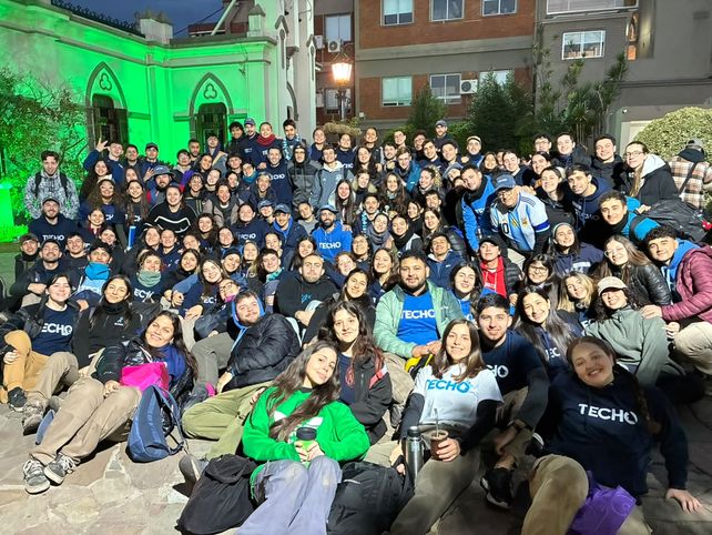 Más de 120 voluntarios participaron de la última construcción en el barrio Piamonte de Rosario.